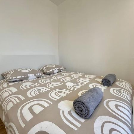 T2 Renove A 15 Min De Lyon Apartment Pierre-Benite Exterior photo