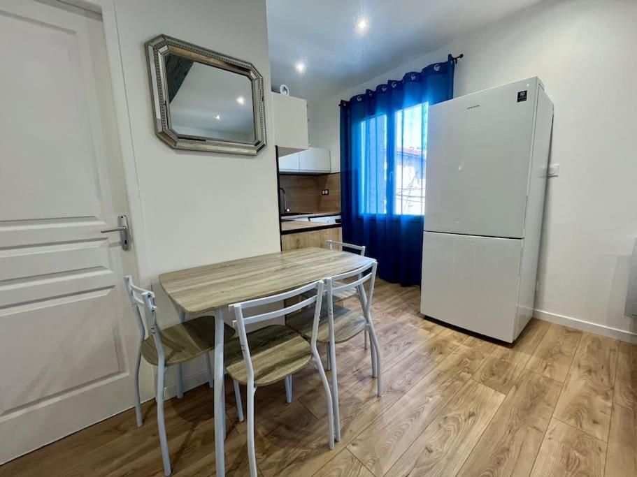 T2 Renove A 15 Min De Lyon Apartment Pierre-Benite Exterior photo